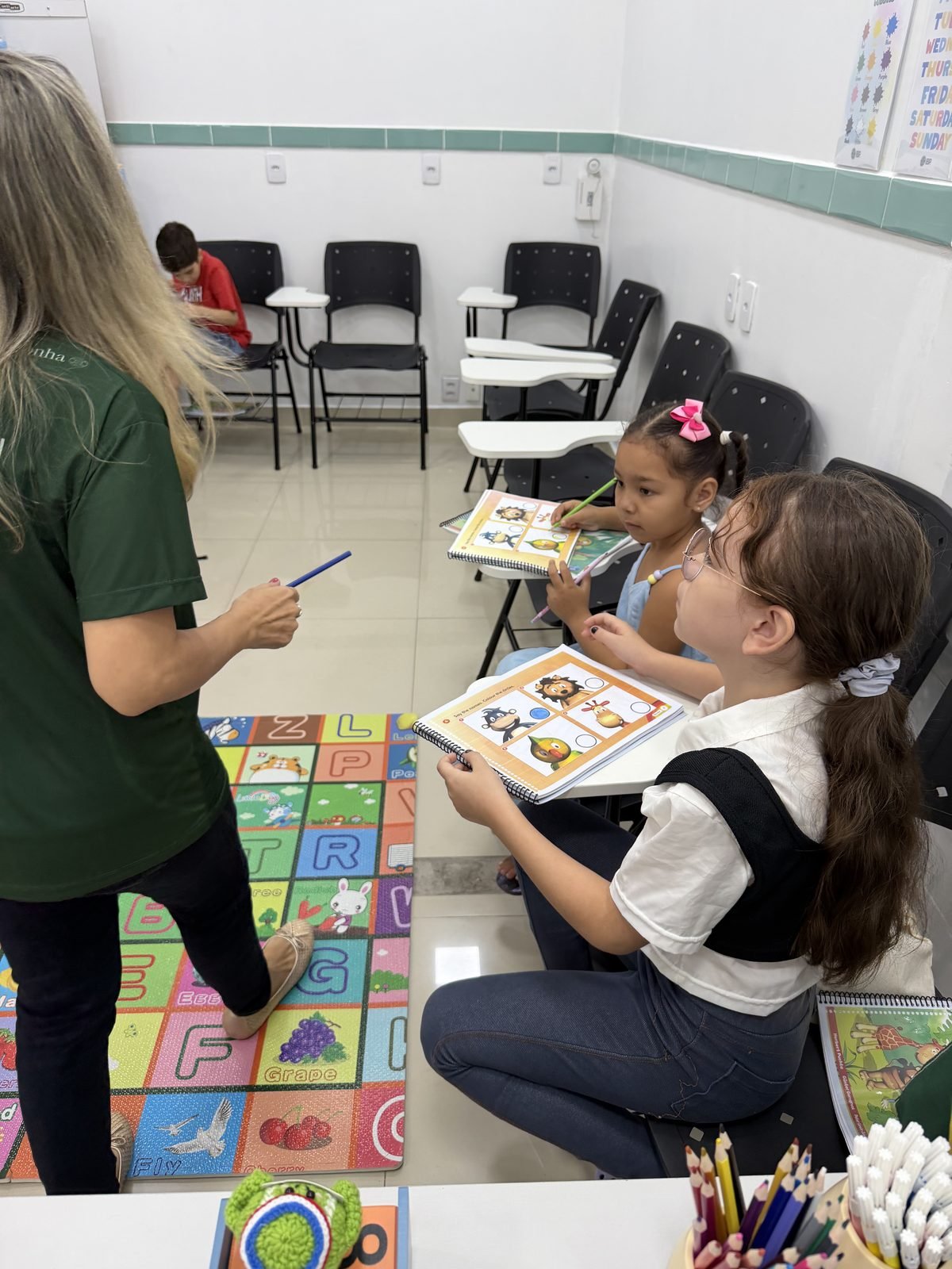 Momento de aprendizado com a educadora